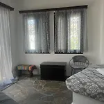 Cozy House By The Sea Διαμέρισμα Μπατσί