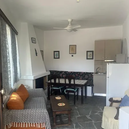 Cozy House By The Sea Μπατσί
